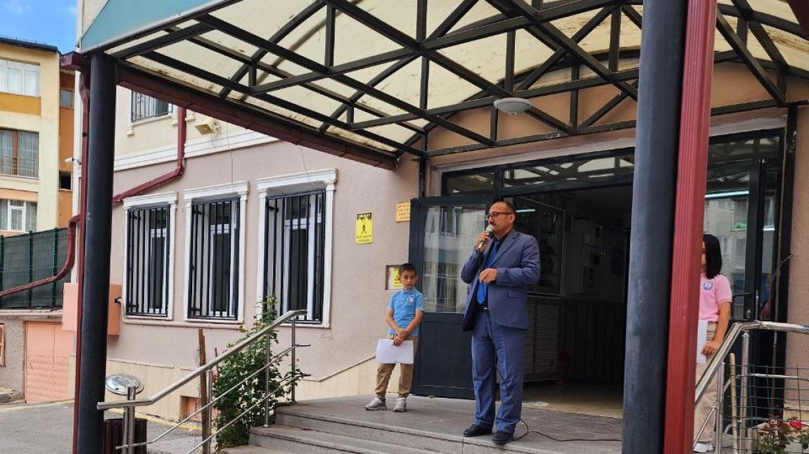 İLKÖĞRETİM HAFTASI KUTLAMA PROGRAMI DÜZENLENDİ